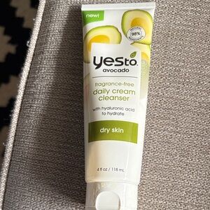 Yes To Avocado Fragrance-Free Daily Cream Cleanser - Green and White
